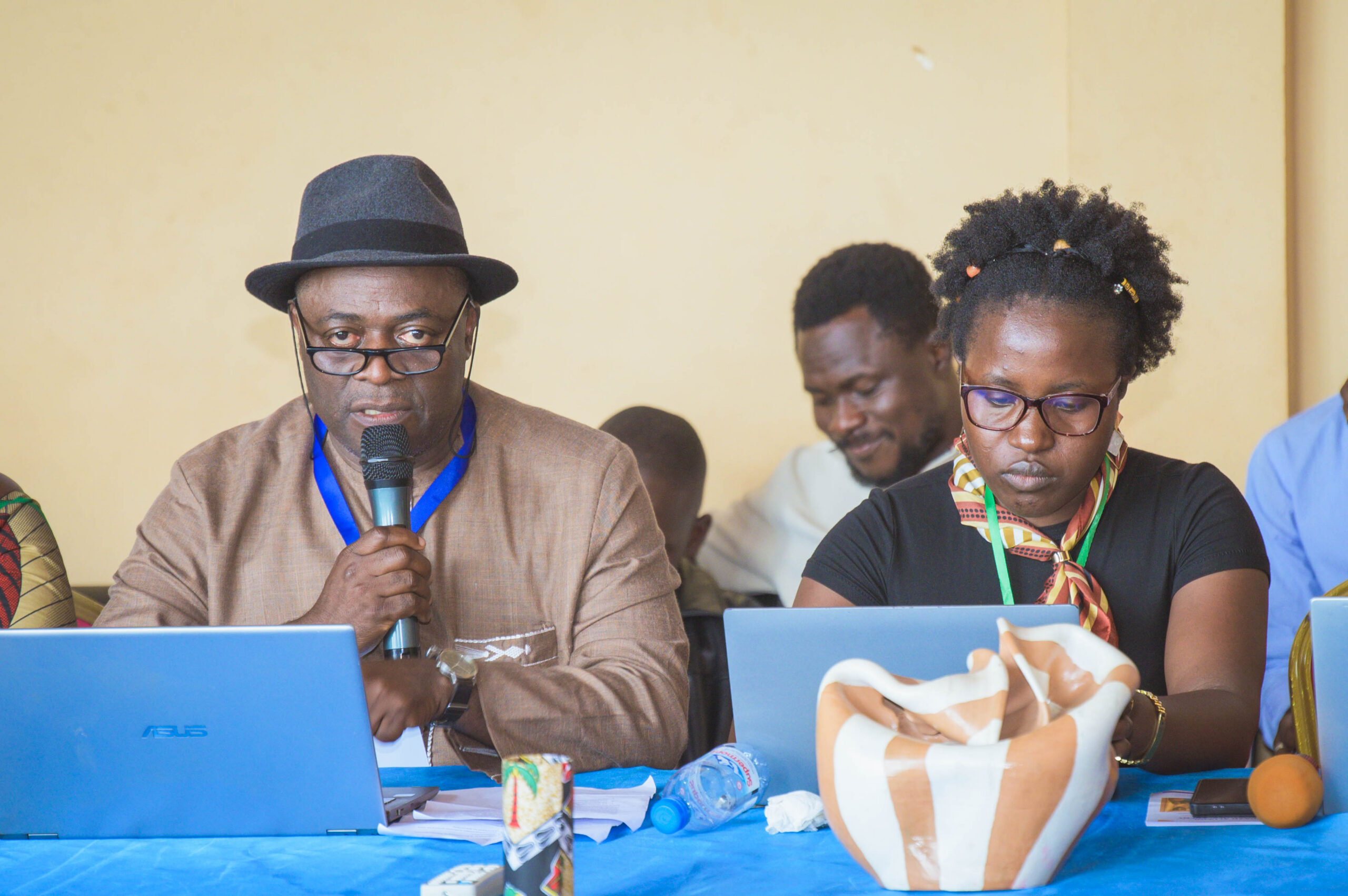 Intervention du Prof. Dr. Albert Gouaffo de l'équipe Kam 2, Foumban, 19 août 2026. Photo de ©Sidoine MBOGNI.
